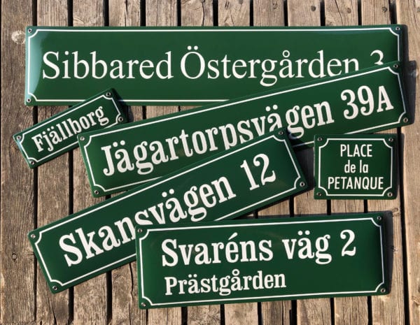 Grönt är skönt! Standard emaljskyltar i olika storlekar.