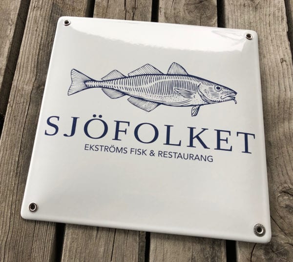 Screenad emaljskylt till Sjöfolket i Skillinge och Simrishamn